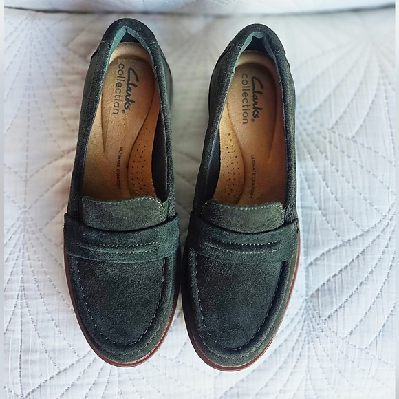 NWT Clarks Westlynn Bay Forest Green Suede Loafers Size 6 - Picture 2 of 10